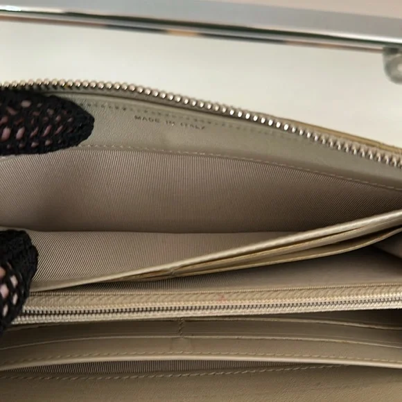 BLACK FRIDAY GIVEAWAY! Chanel Patent Leather Quilted Champagne Wallet - Picture 13 of 16